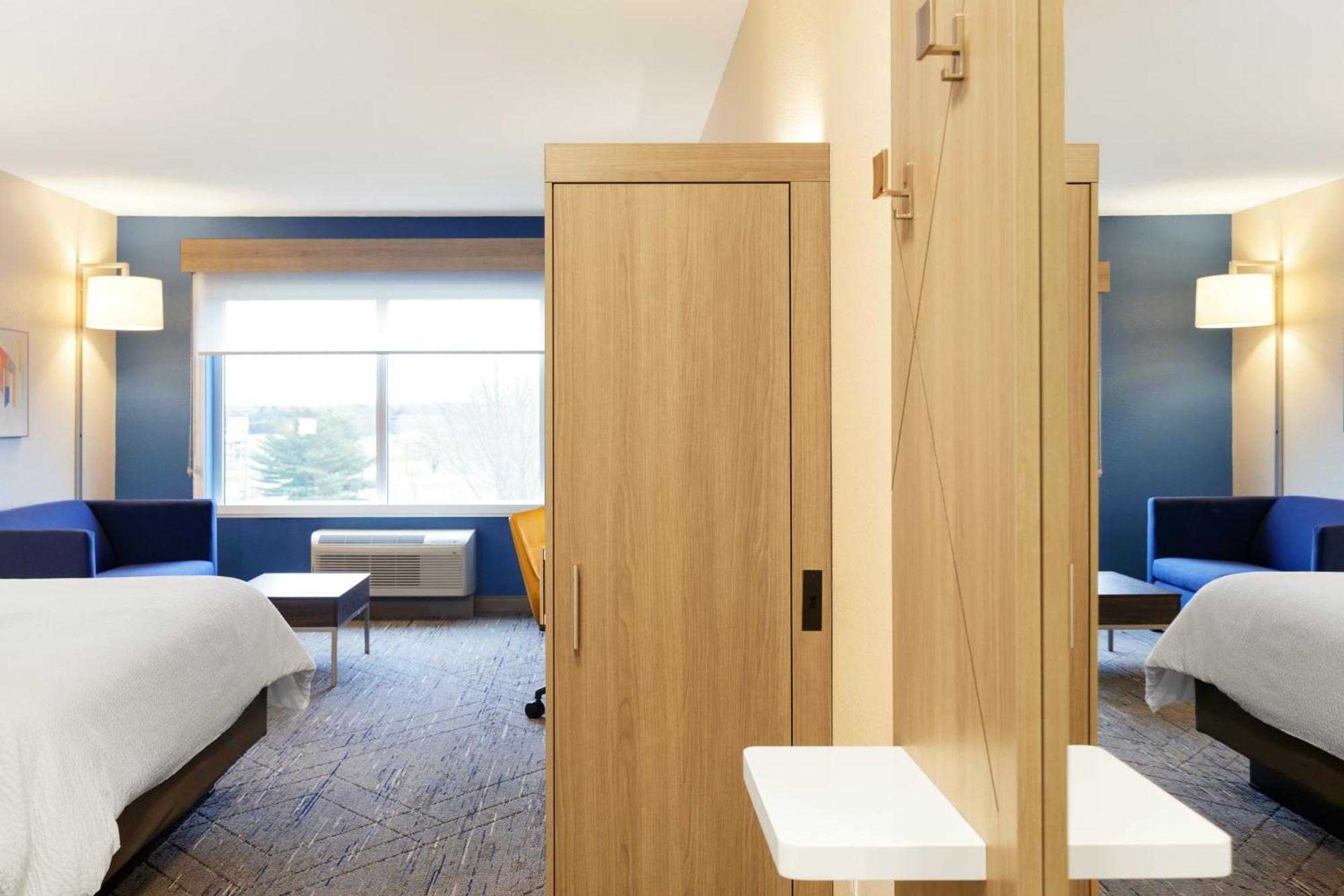 Holiday Inn Express Hotel & Suites Manchester - Airport By Ihg Bagian luar foto